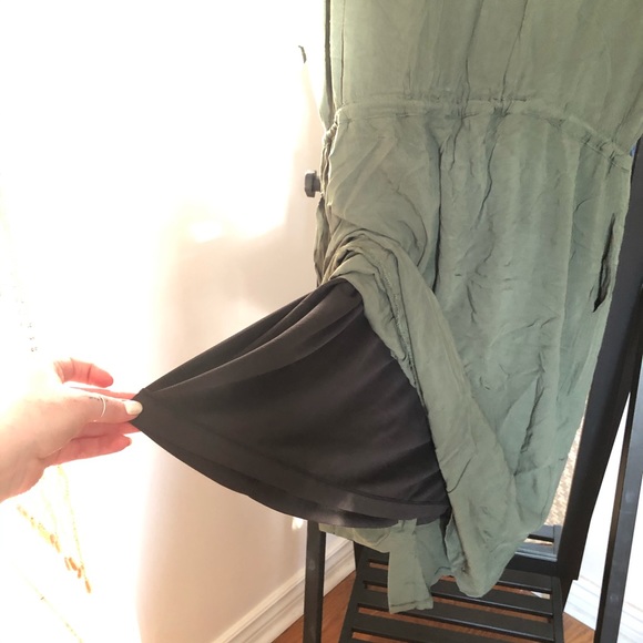 Boohoo Plus midi shirt dress with drawstring waist 🫒 - Picture 14 of 16